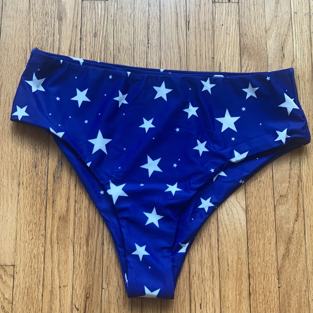 Bathing suit - Picture 2 of 3